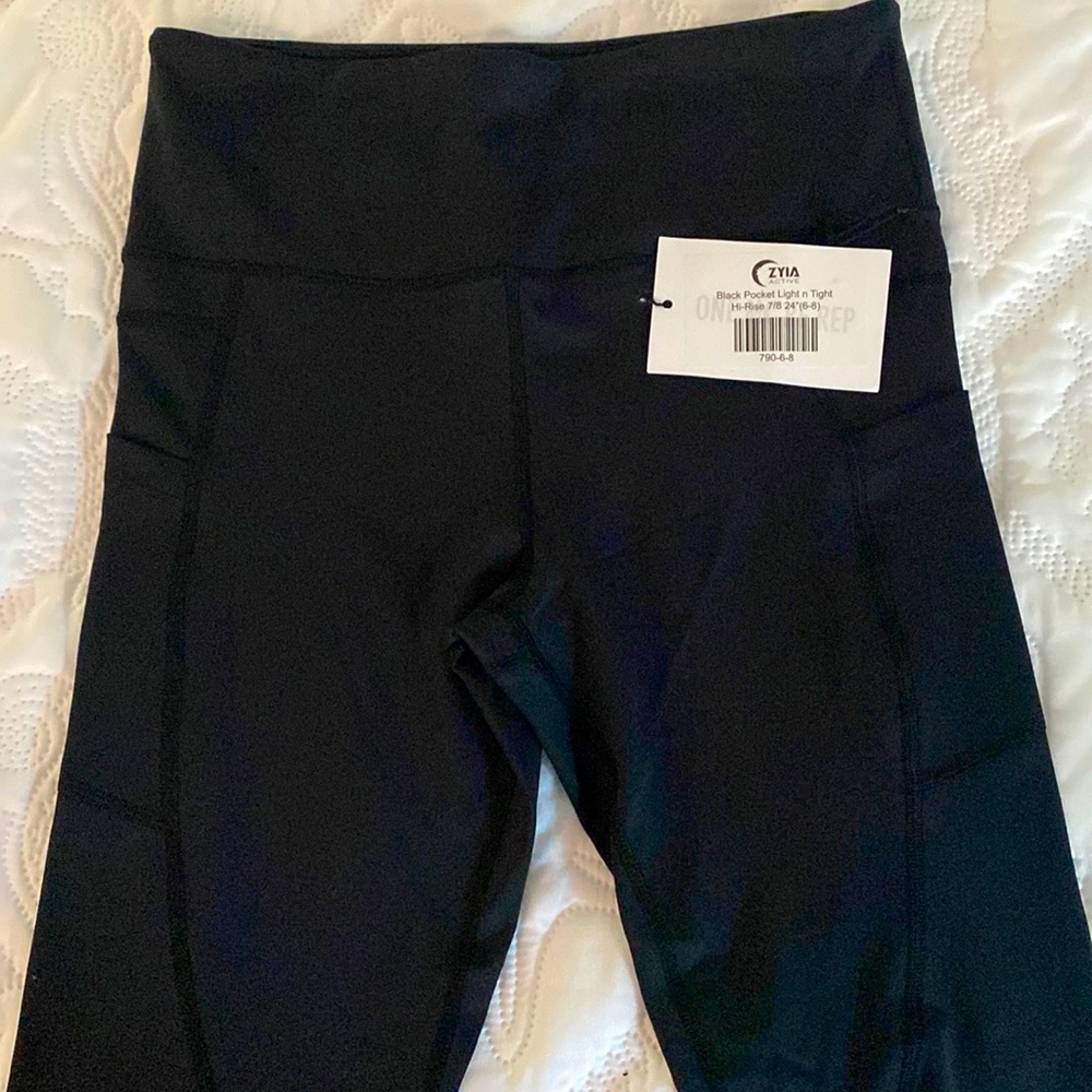 NWT black Zyia high rise leggings size (6-8) with pockets